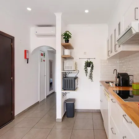 Apartament Oura *
